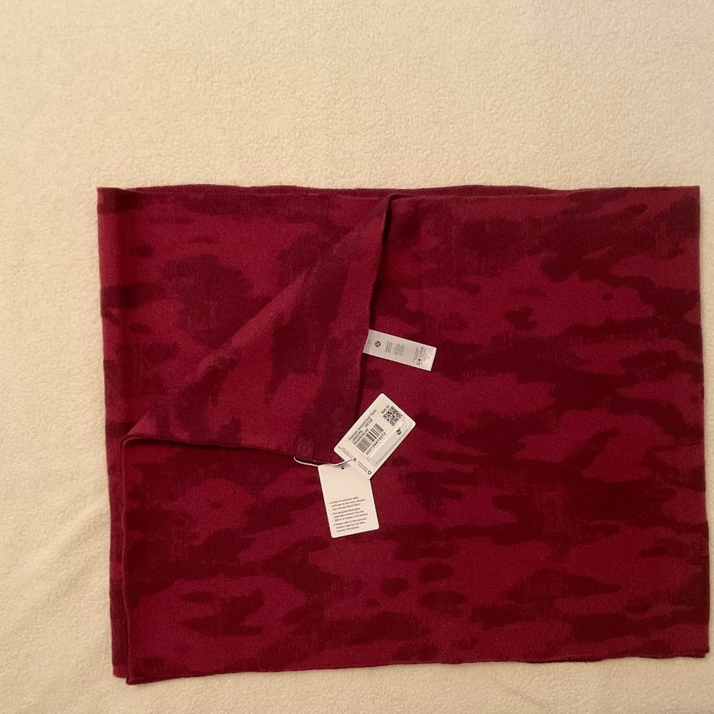Lululemon Oversized Camo Jacquard Scarf 82x16 in new with tags - Picture 3 of 6